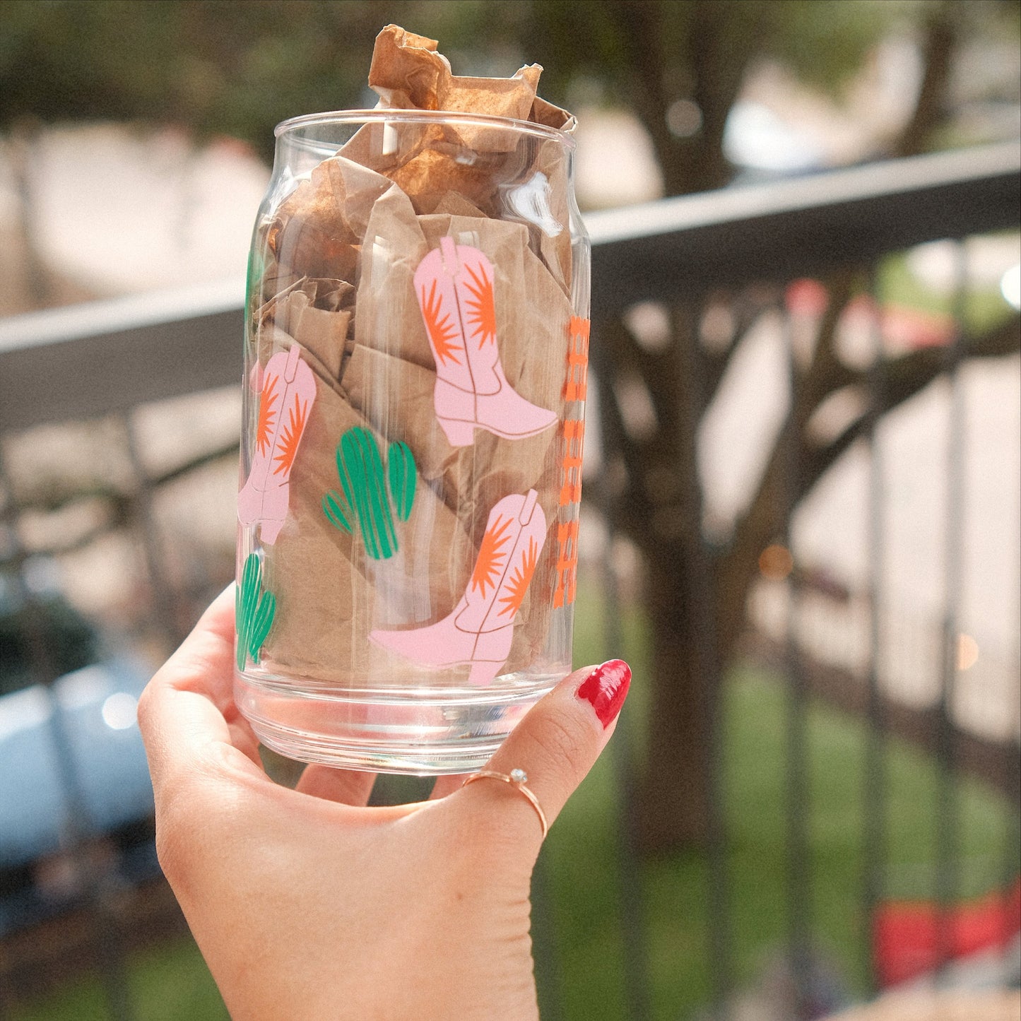 Howdy Cowgirl Boot 16 oz glass cup