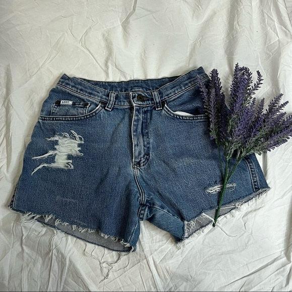 Lee distressed high waisted Cutoffs. Size 26
