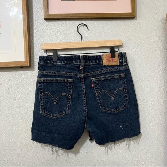 Levi’s dark wash cutoff shorts size 30