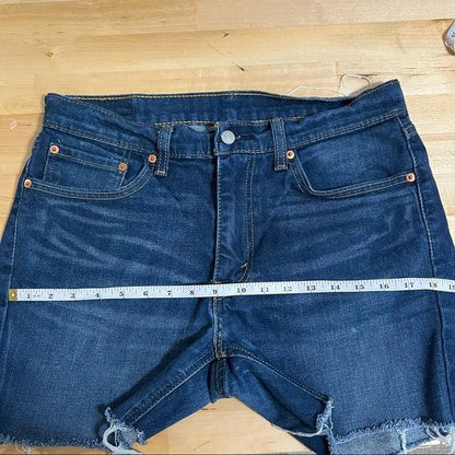 Levi's distressed high waisted cutoff shorts size 32