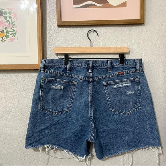 Vintage distressed high waisted denim cutoff shorts in size 36/16