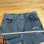 Wrangler distressed high waisted cutoff shorts size 32